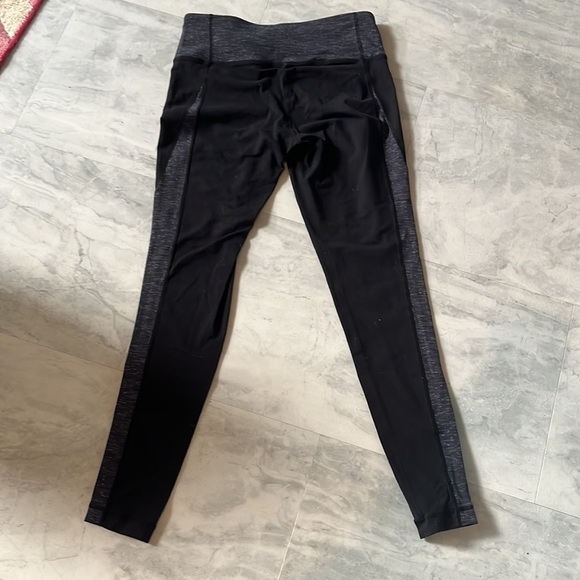 Athleta Athletic leggings Black/gray Side seam pattern Size S GUC - Picture 5 of 8